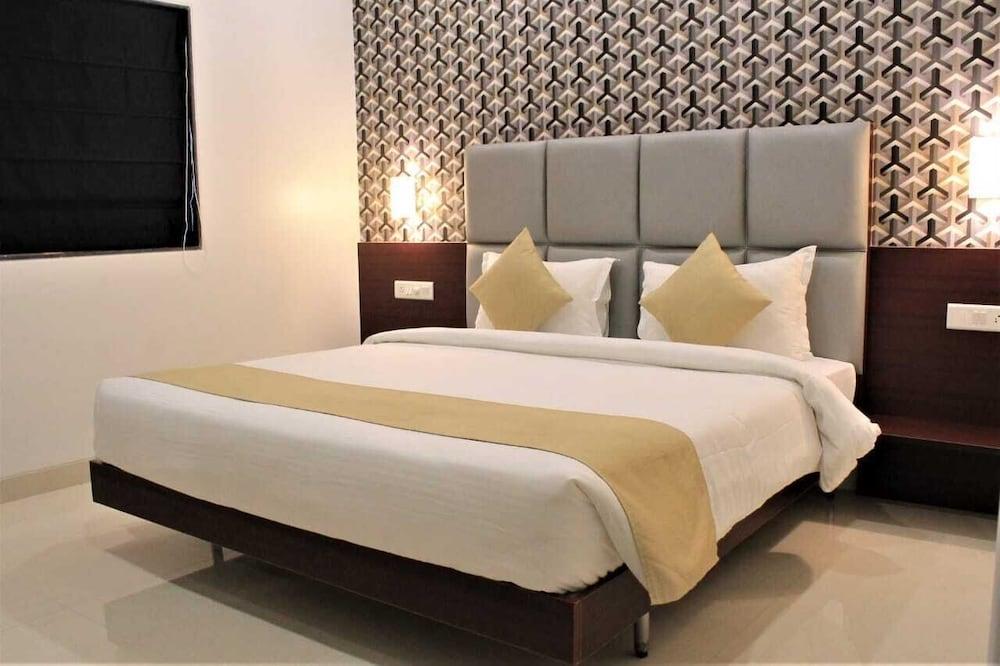 Magnus Square Business Hotel