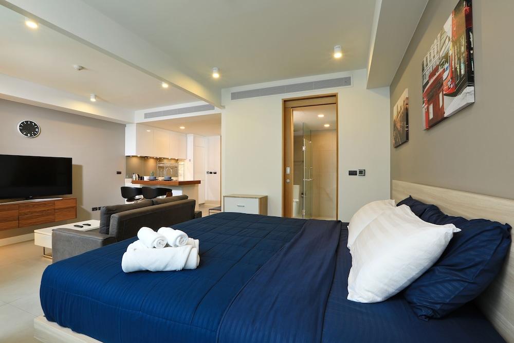 Oceanstone Phuket by Holy Cow 704