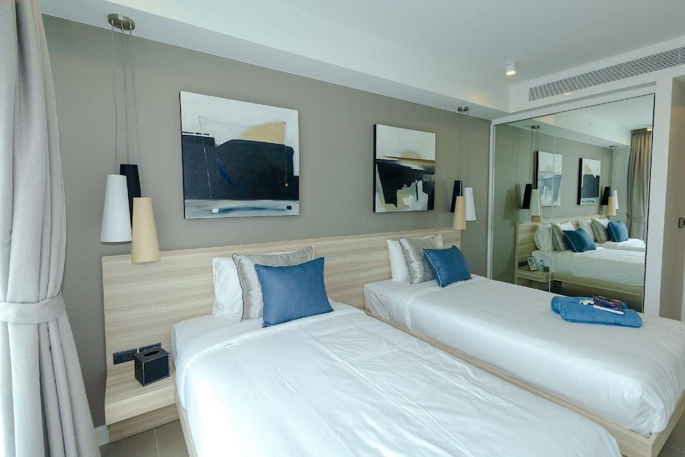 Oceanstone by Holy Cow 414