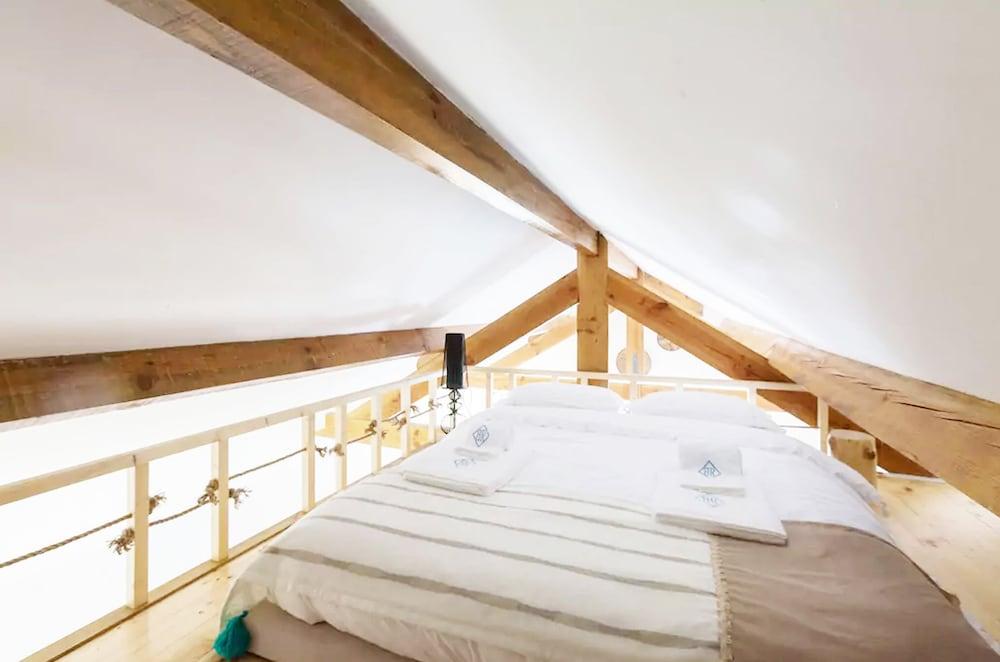 Boutique Rentals - Boho Chic Apartment