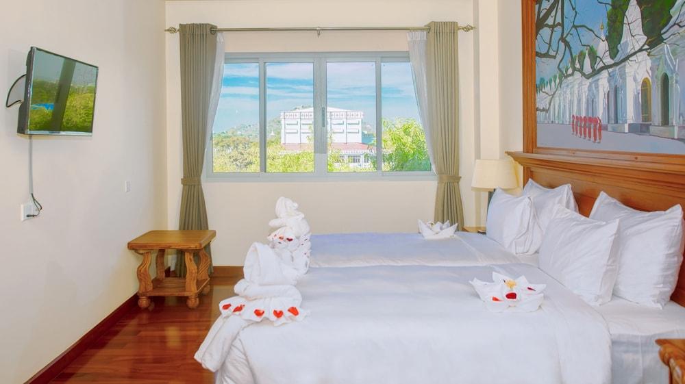 Sunset Palace View Suites