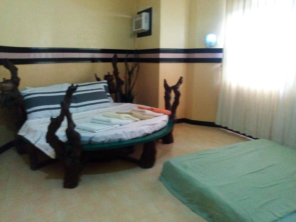 New Siargao Manor Hotel - Hostel