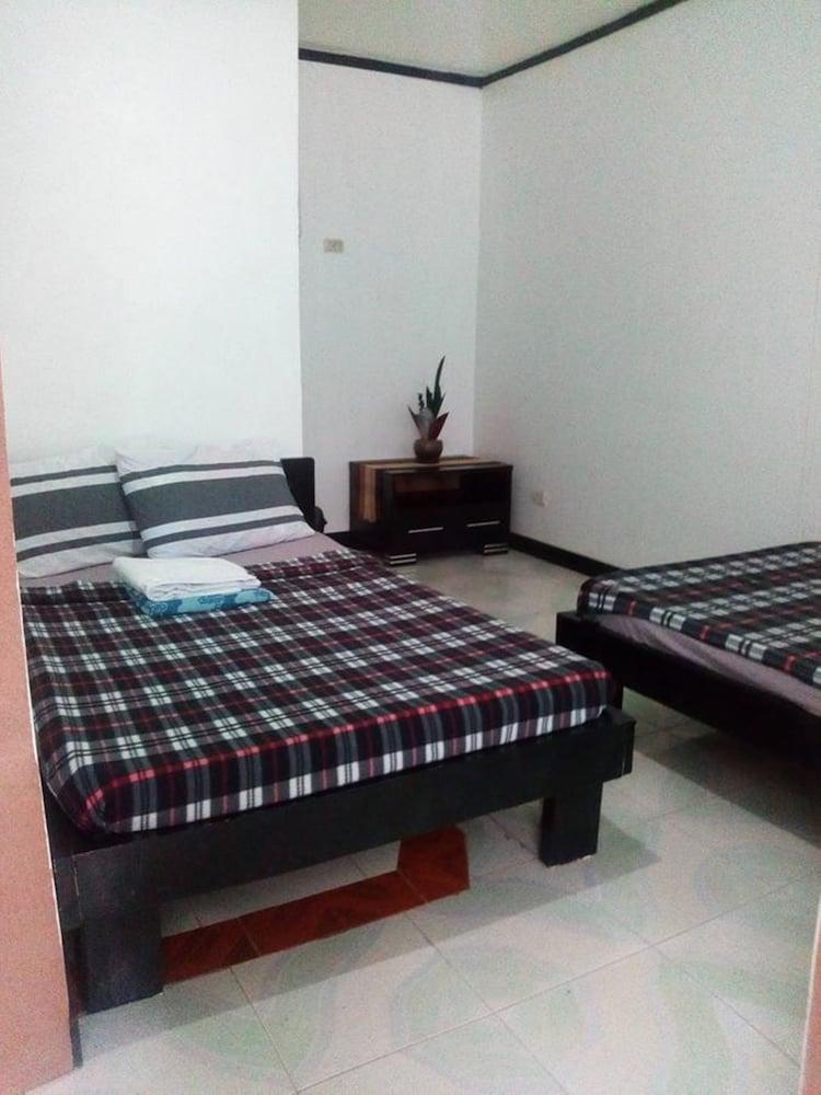 New Siargao Manor Hotel - Hostel