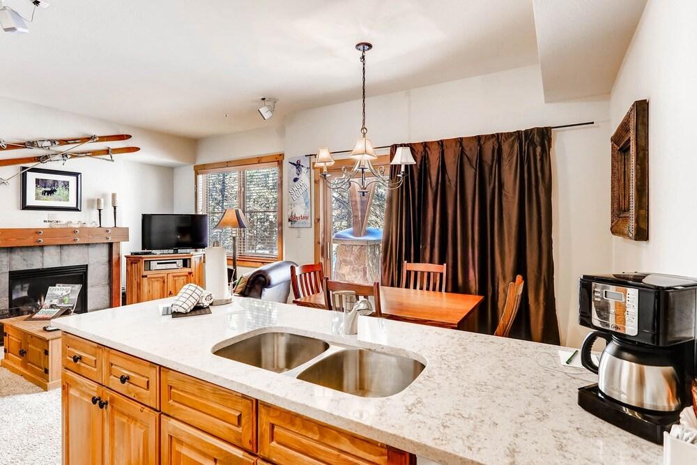 Seasons 1836 - 1 Br Condo