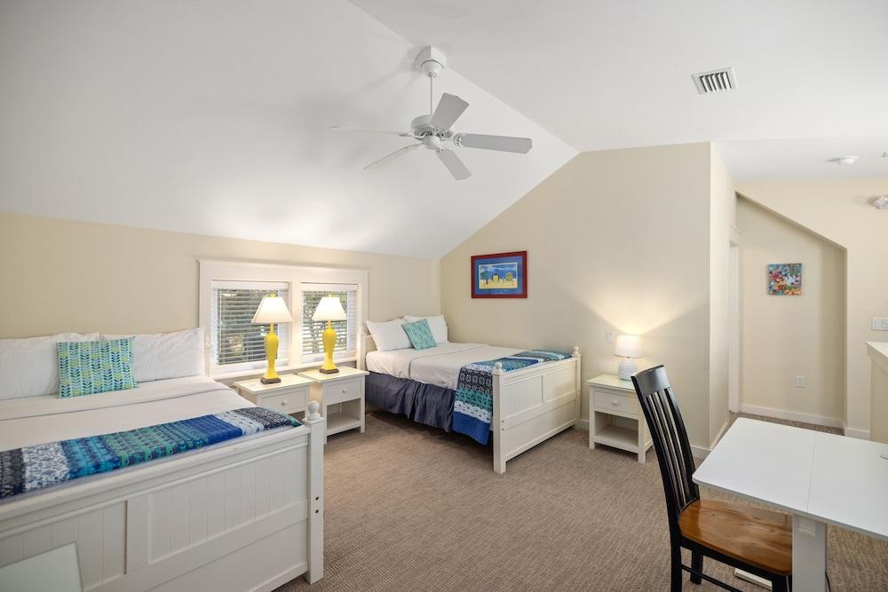 1381 Laurel Grove 3 Bedroom Home by RedAwning