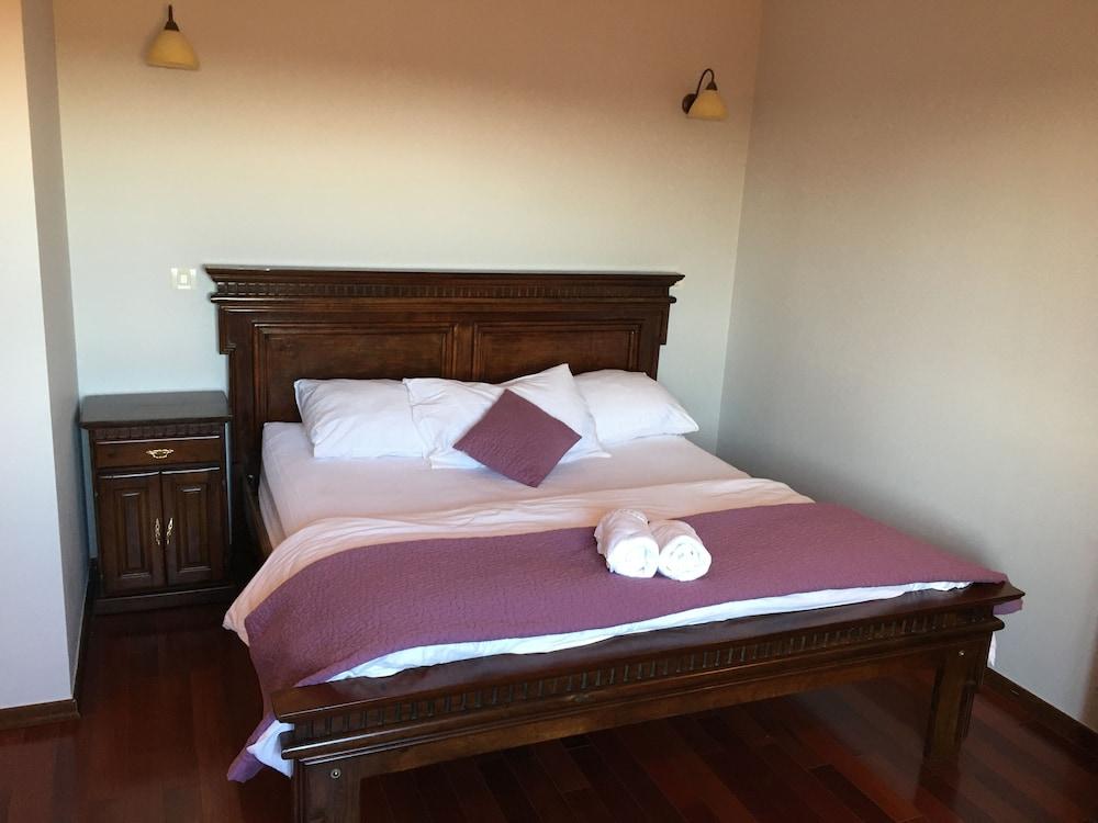 Fortuna Hotel & Restaurant