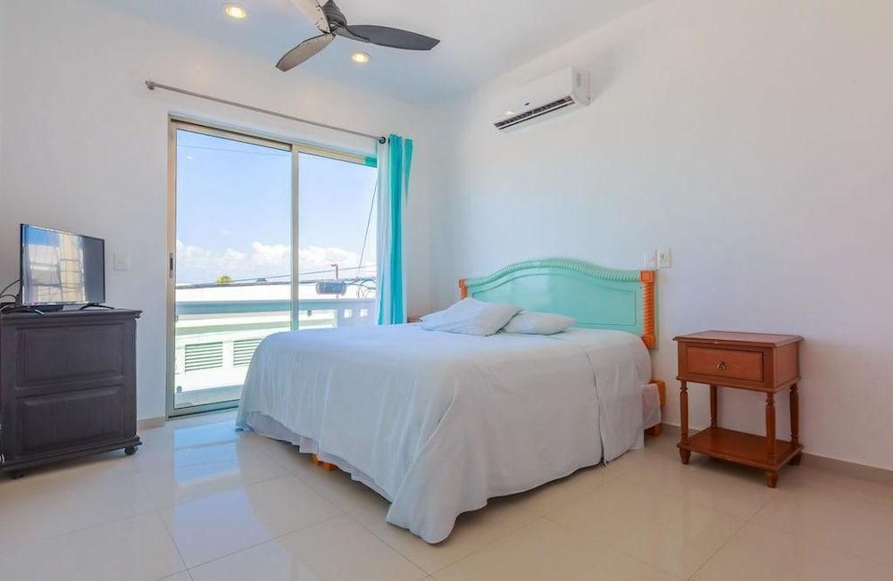 Villa Elena - Entire Property