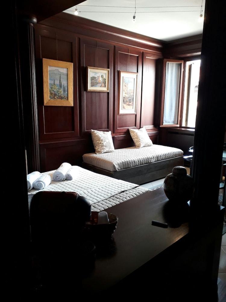 Marconi Rooms - Loggia delle Erbe