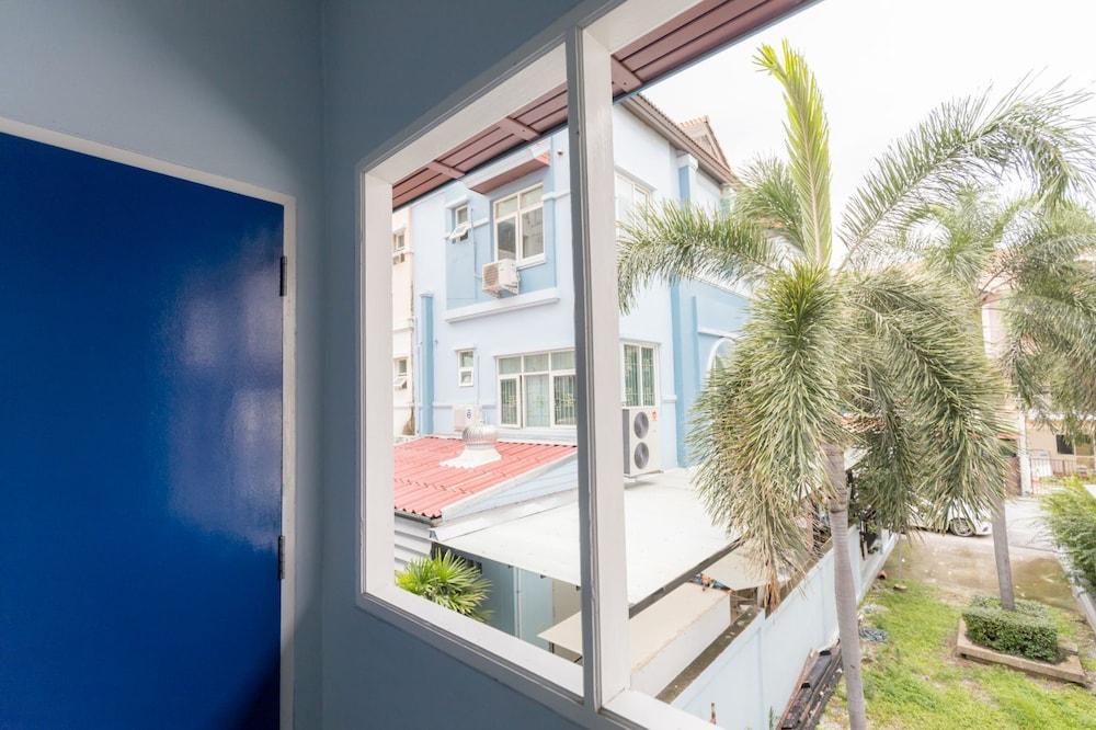 The Blue Place Don Muang