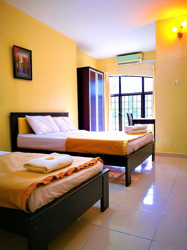 OYO 90159 Zahaar Hotel