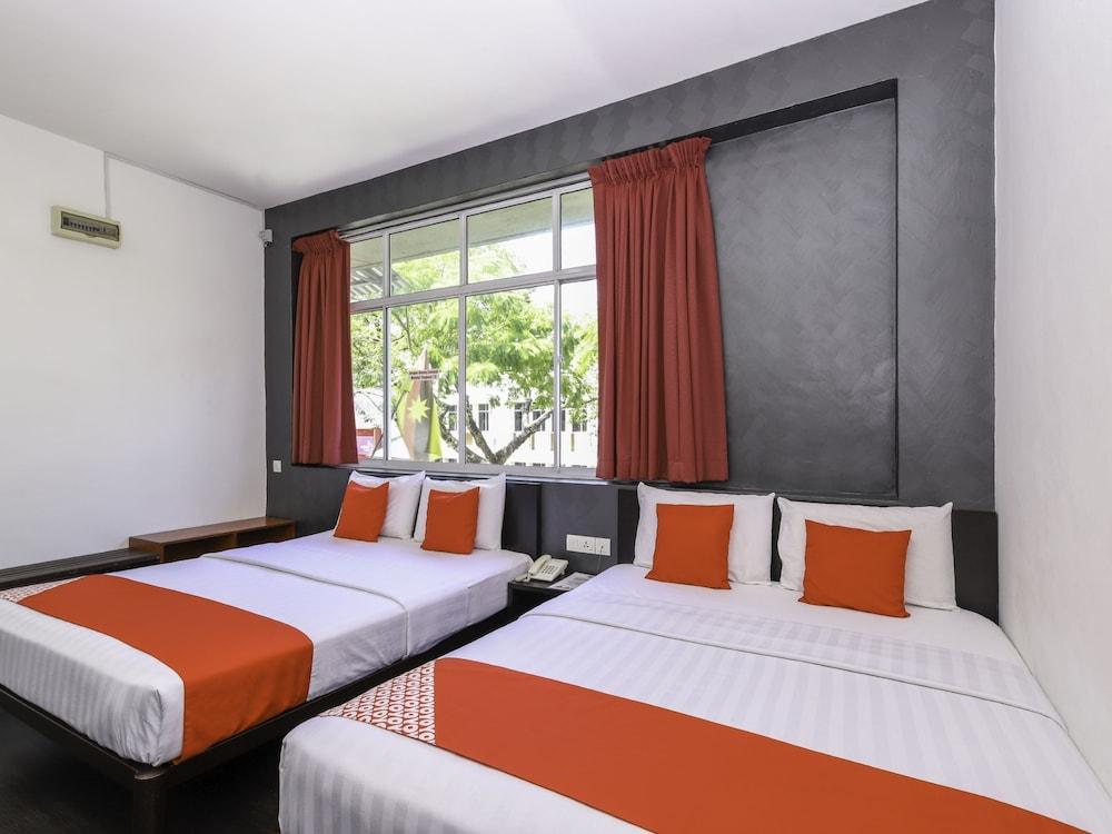 OYO 728 Tai Pan Hotel