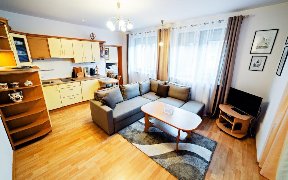 EverySky Moniuszki 11a