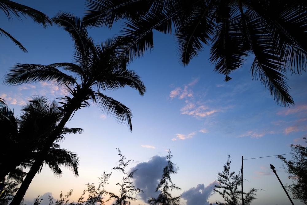 Arabian Sands Beach Resort