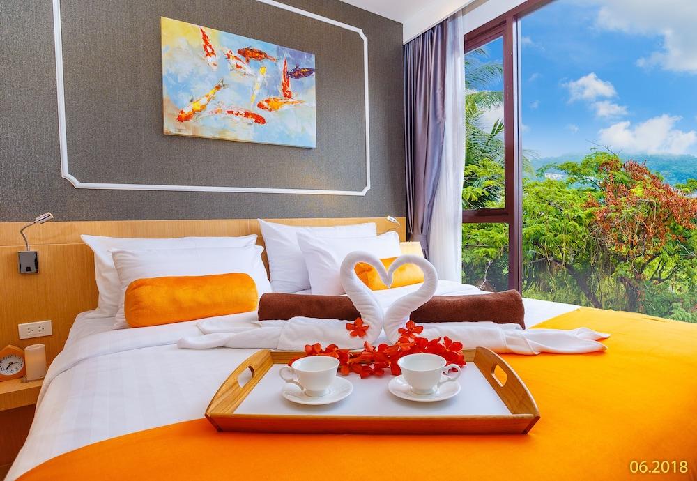 The Aristo Beach by Holy Cow