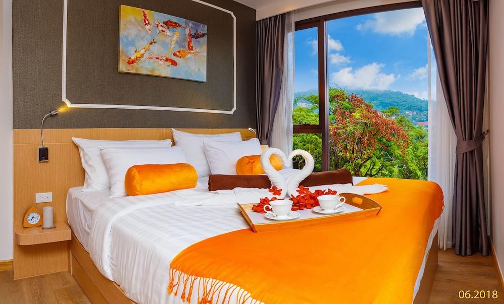 The Aristo Beach by Holy Cow