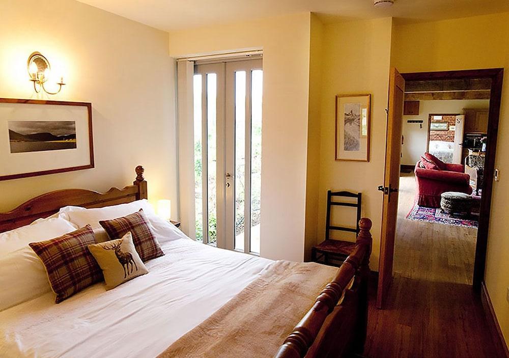 Lackford Lakes Barns