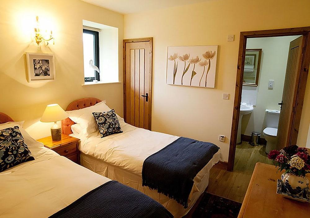 Lackford Lakes Barns