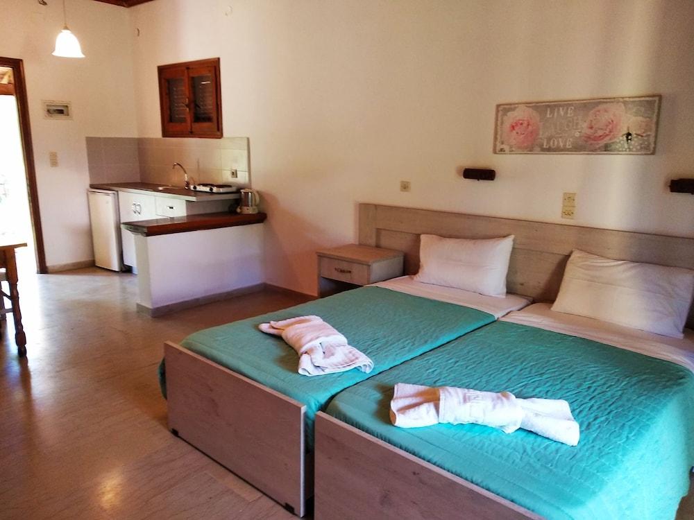 Alex Katerina Apartments