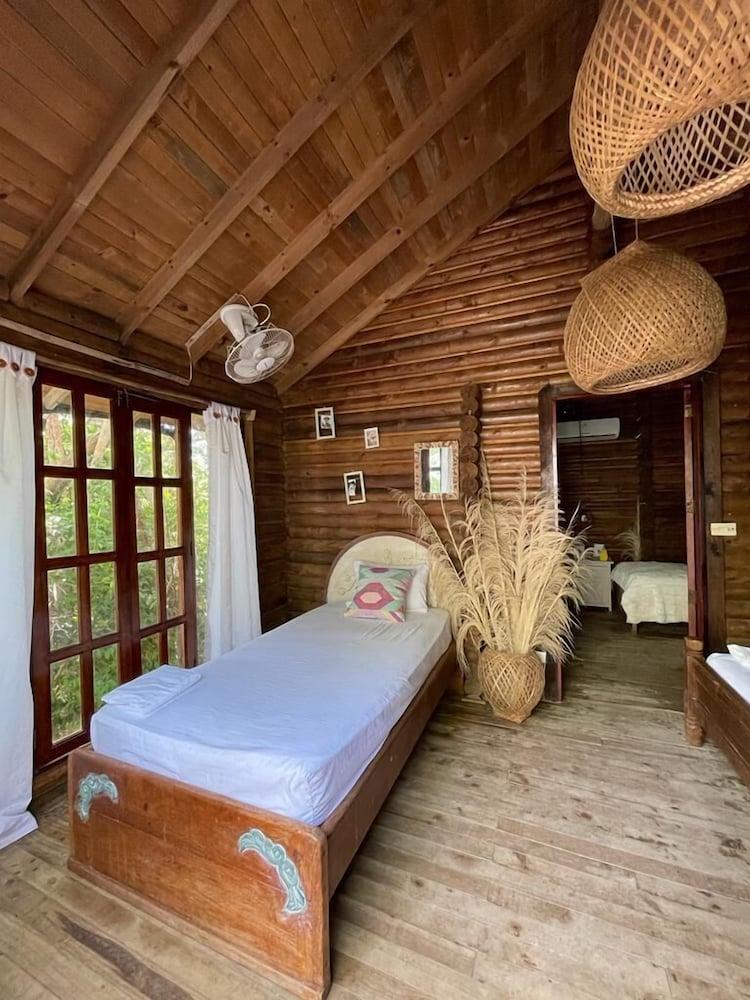 Mistica Island Hostel