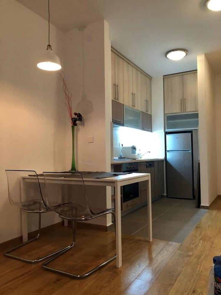 Central Garden Apartment