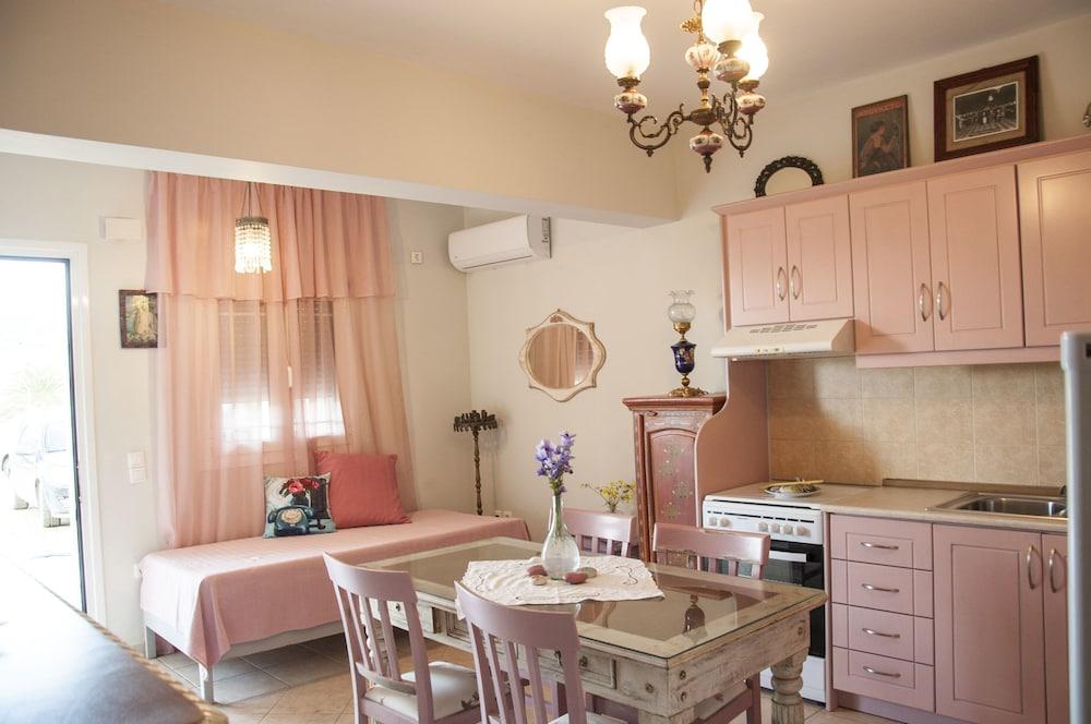 Brezza Apartment E