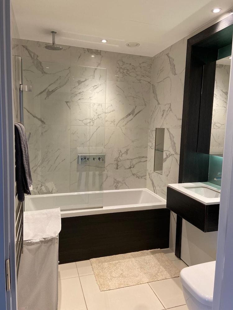 Blissful one bed Near the River