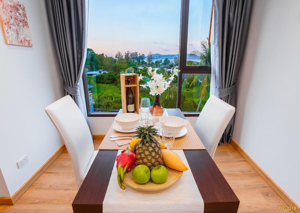 Aristo Beach by Holy Cow 513