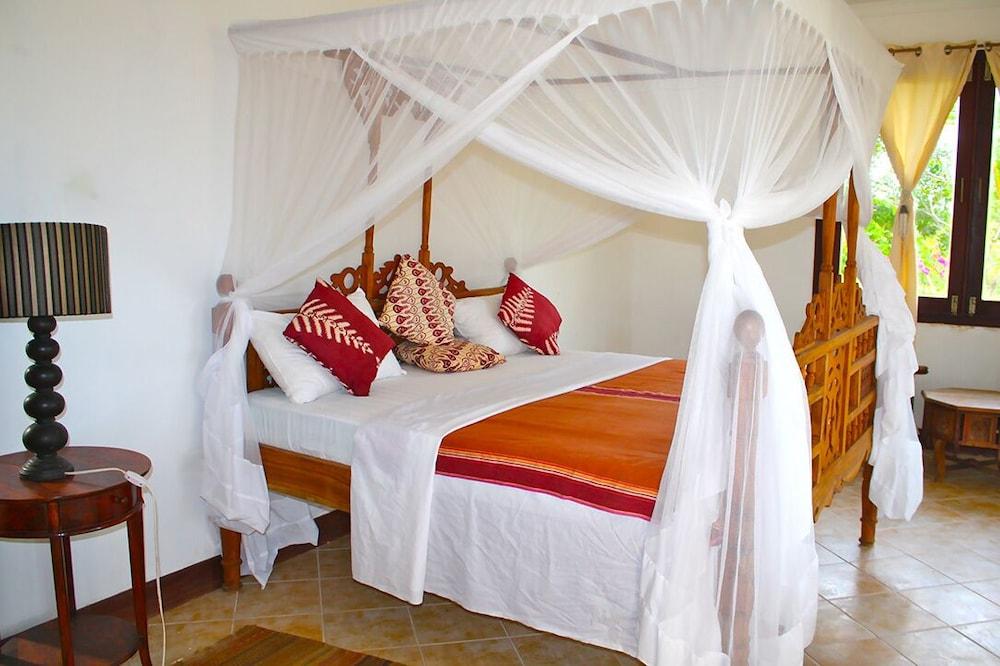 Villa Paradise ON THE Ocean