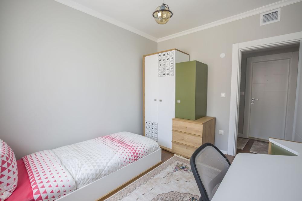 Royal Comfort Suites