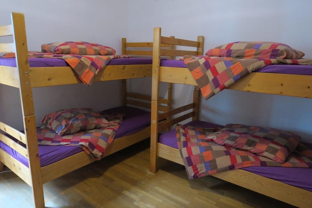 SnowBunnys BackPackers Hostel