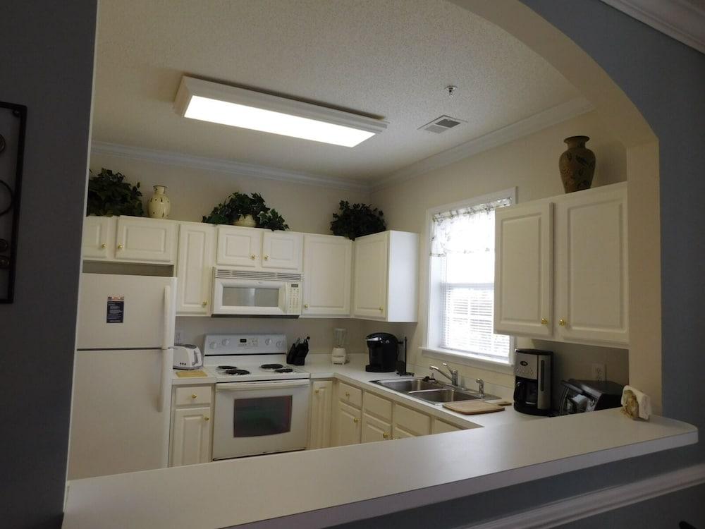 Havens #1811 2 Bedroom Condo by RedAwning