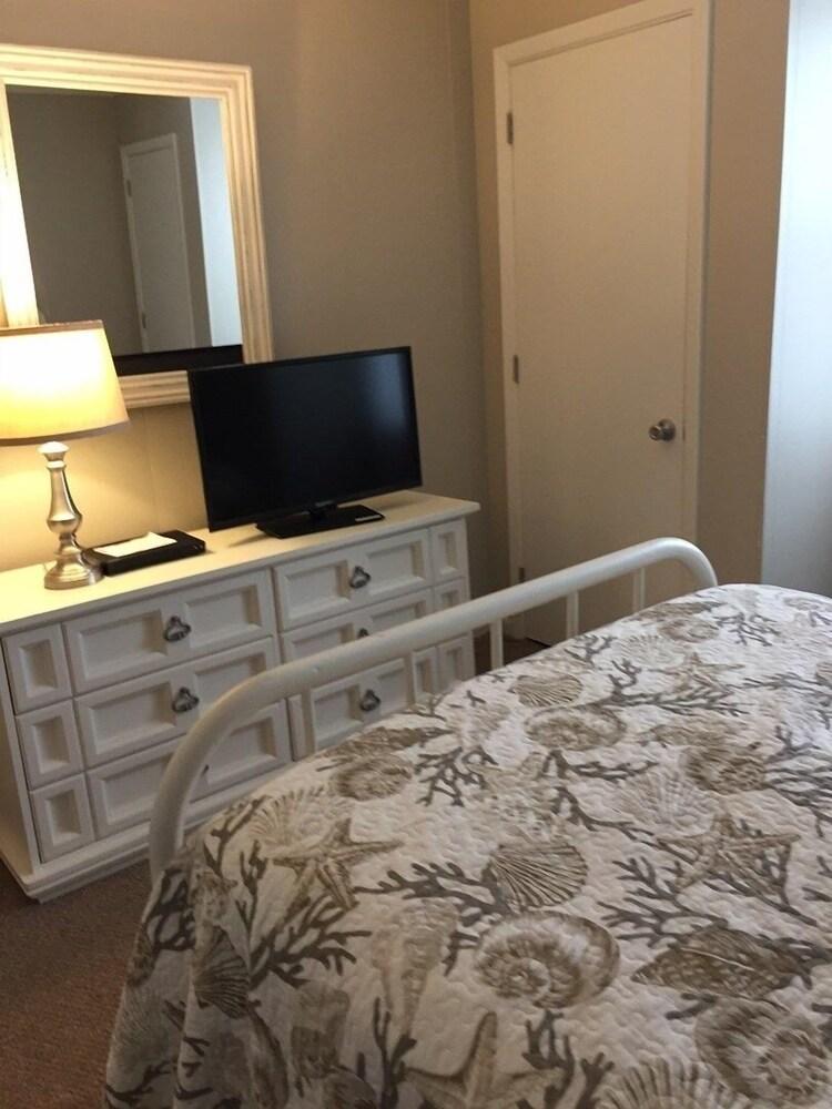 Holden Memories #67108 - 4 Br Condo