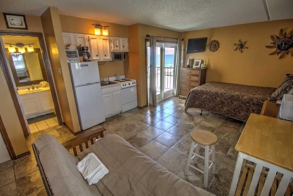 Florence I 608 Minium Studio Bedroom Condo by RedAwning