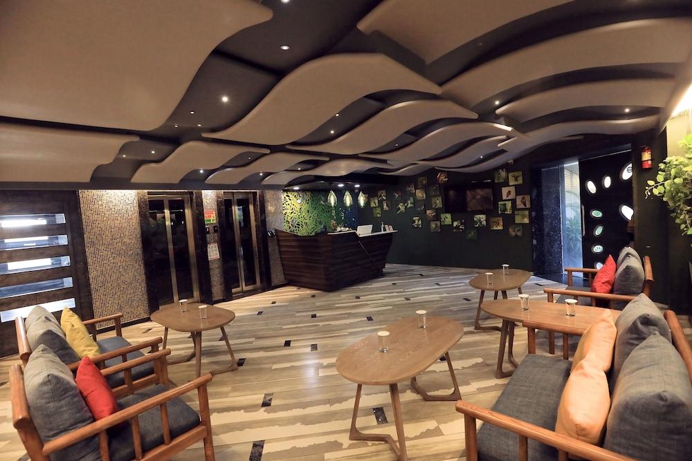 Humming Bird Hotel & Banquet