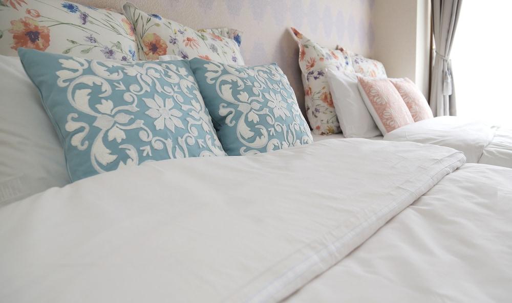 Grand Court Namba 305