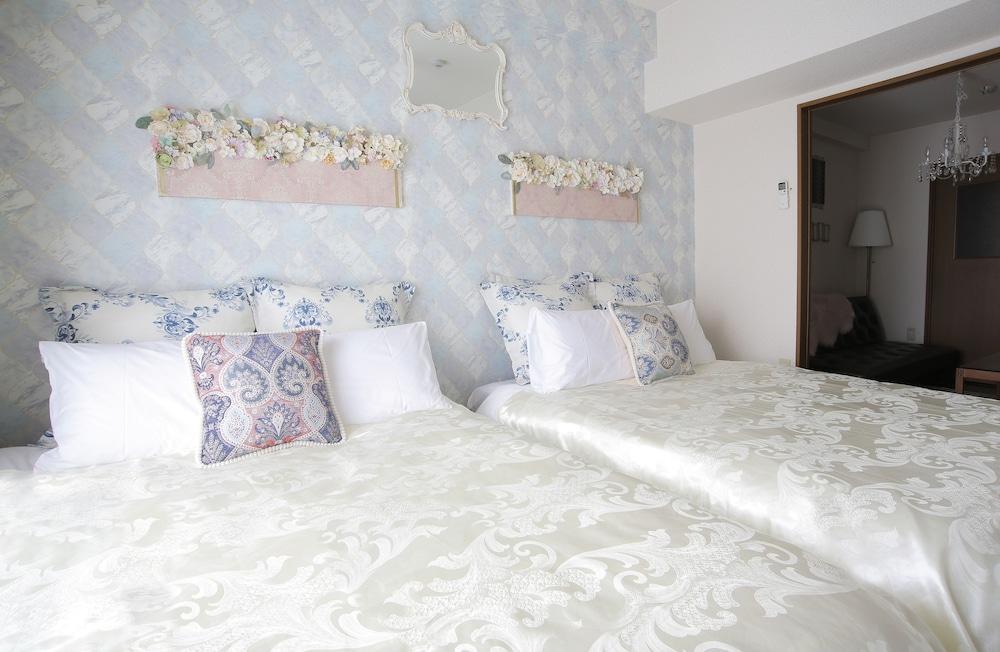 Grand Court Namba 601