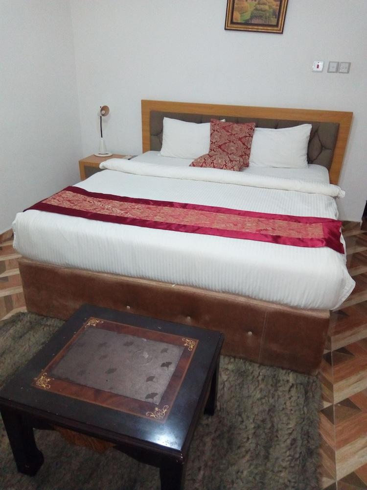 Laurintin Rose Hotel