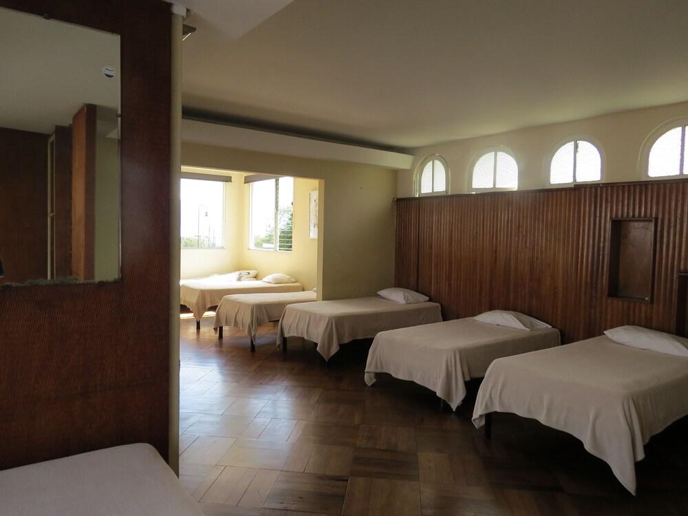 Hostel Casa del Parque