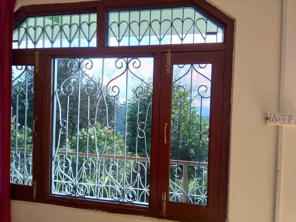 StayApart - Maa Anadmayee Guest House