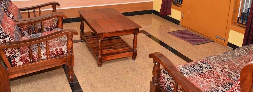 StayApart - GoodLuck HomeStay