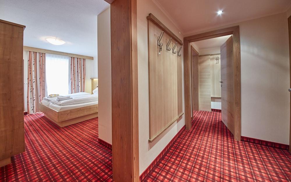 ThePoolhouse Boutique Lodge