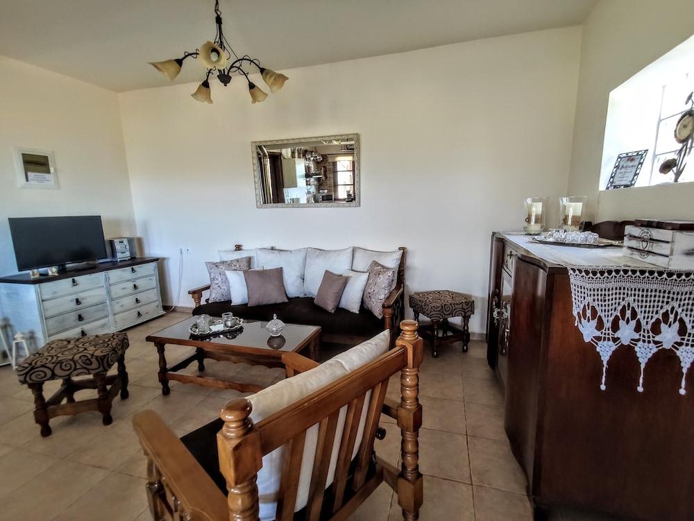 Thymes traditional house