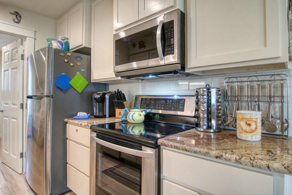 Courtyard #123 - 1 Br Condo