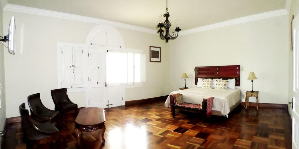 Palacio de Jocotenango Hotel