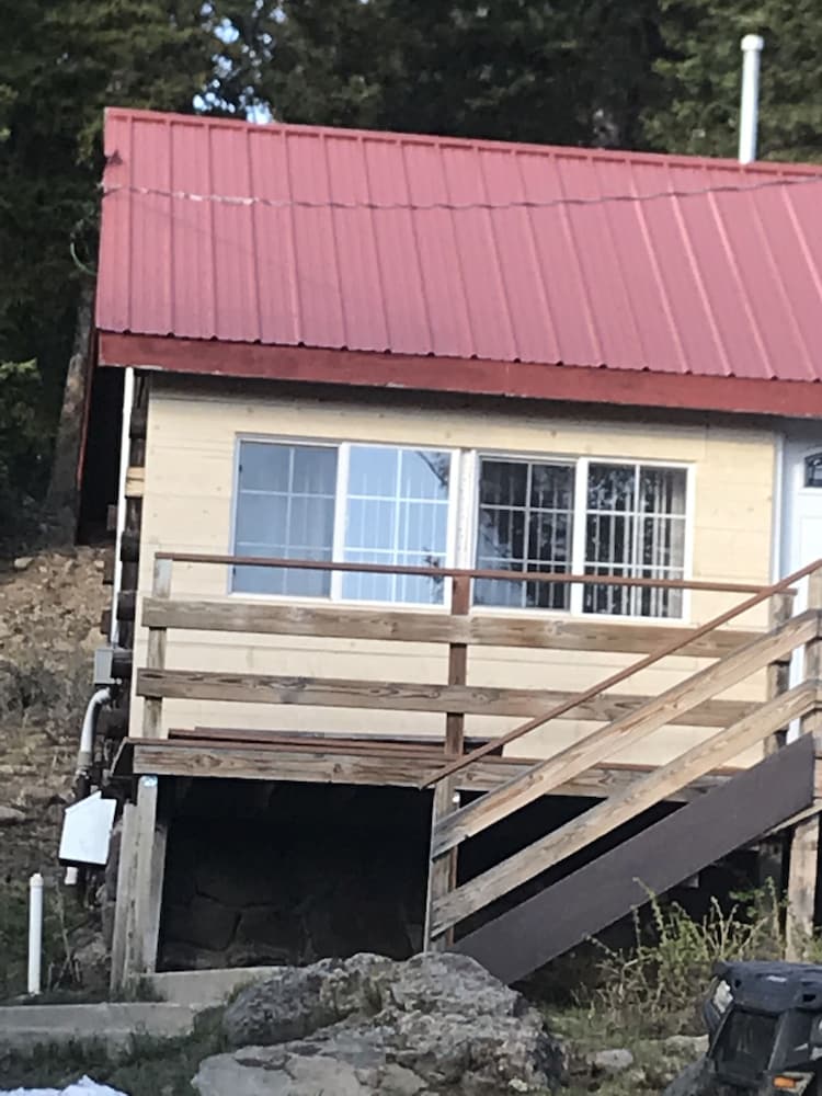 Alexander lake lodge