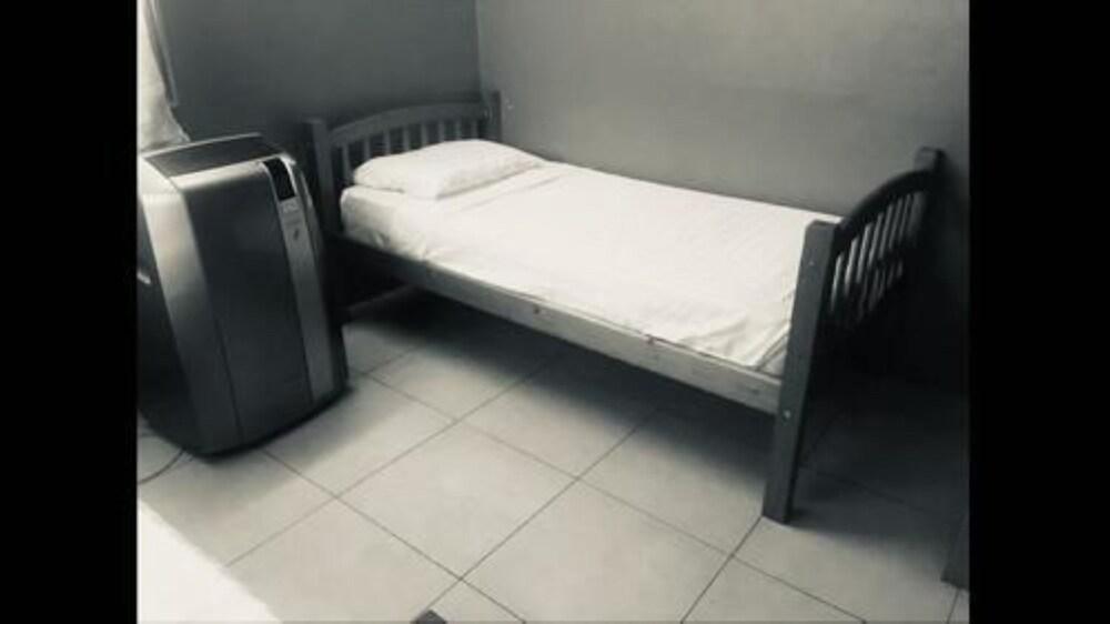 La Vie Est Belle Trinidad