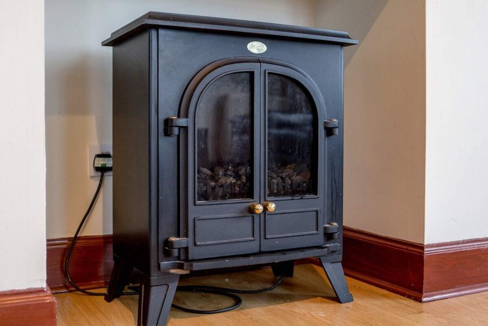 2 Bedroom Home By Leith's Shore