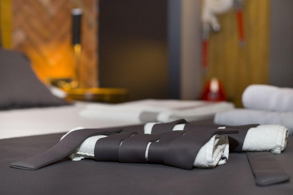 Split Industrial Design Rooms