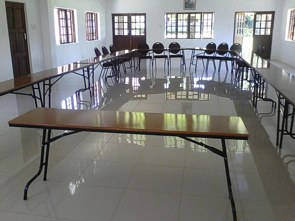 Little Rose Leaf Lodge