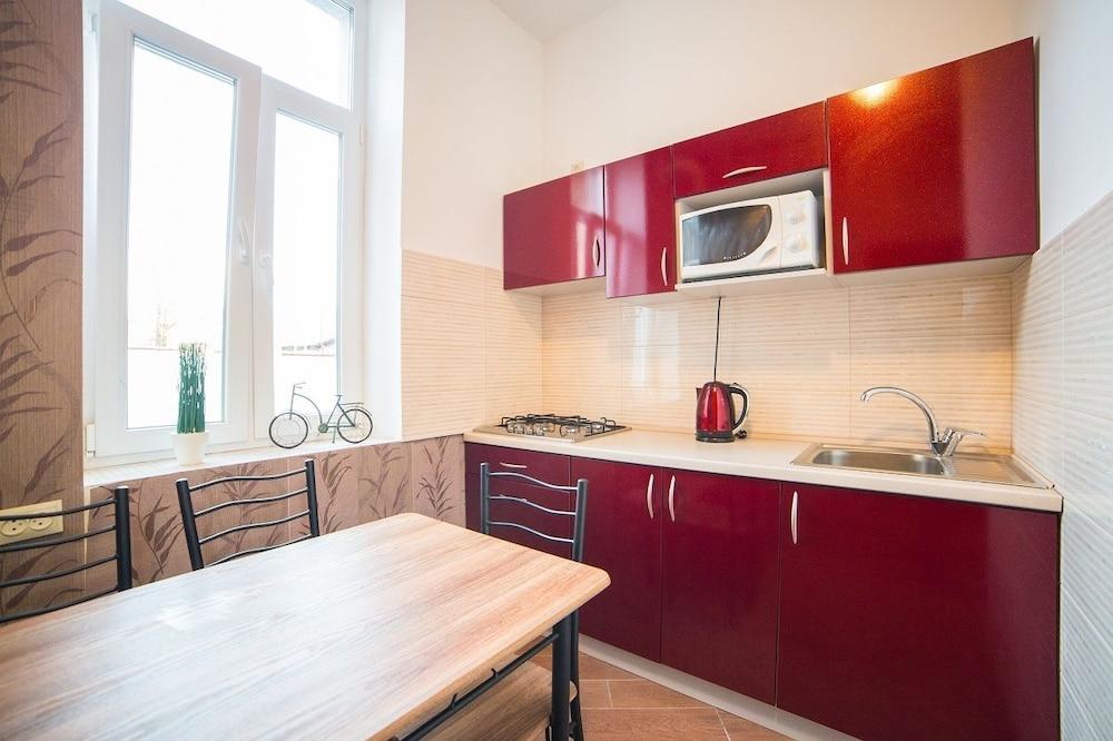 Apartment Shpitalna 21